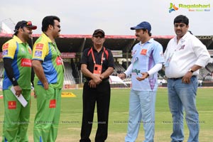 CCL 2013: Kerala Strikers Vs Bhojpuri Dabanggs