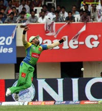 CCL 2013: Kerala Strikers Vs Bhojpuri Dabanggs