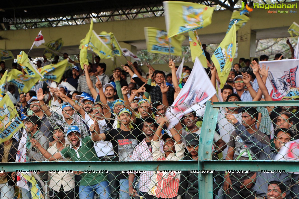 CCL 3: Kerala Strikers Vs Bhojpuri Dabanggs Match (Set 3)