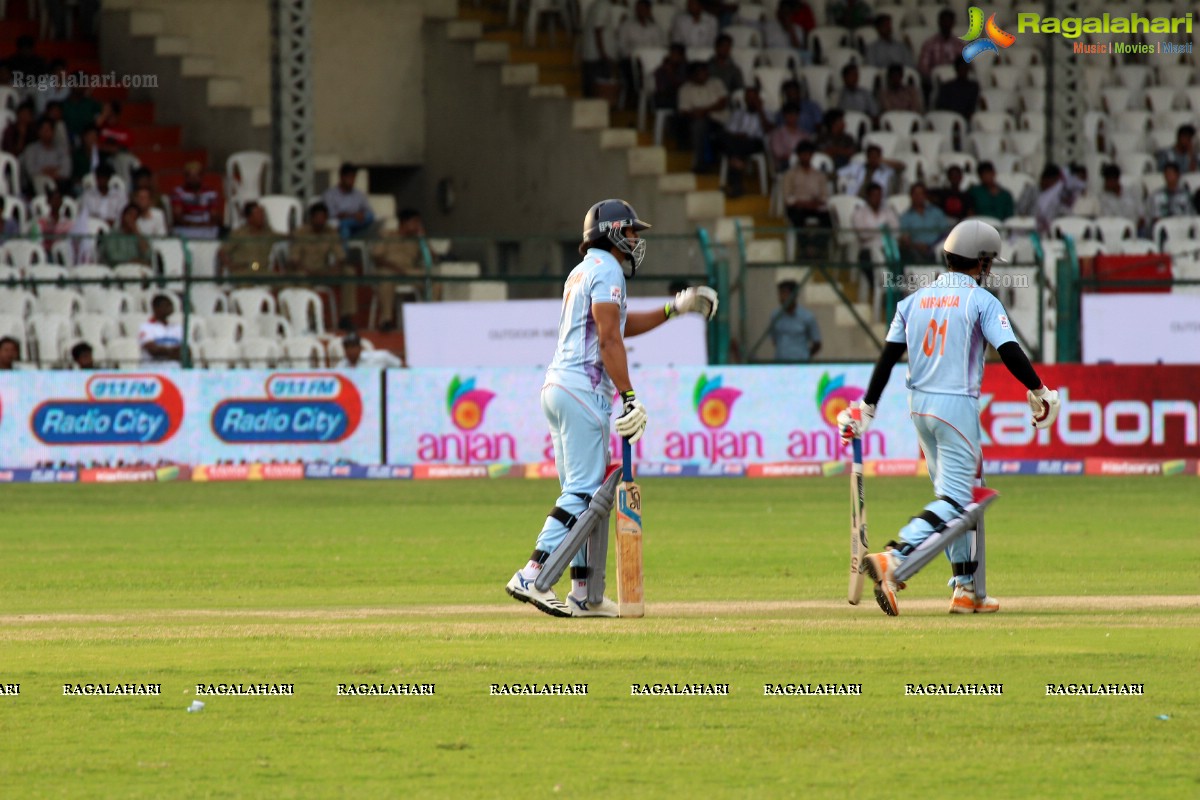 CCL 3: Kerala Strikers Vs Bhojpuri Dabanggs Match (Set 3)