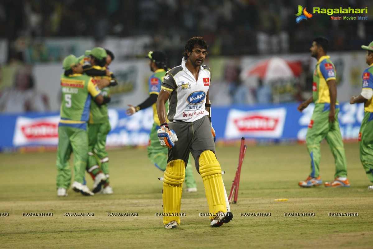 CCL 3: Kerala Strikers Vs Mumbai Heroes Match (Set 2)