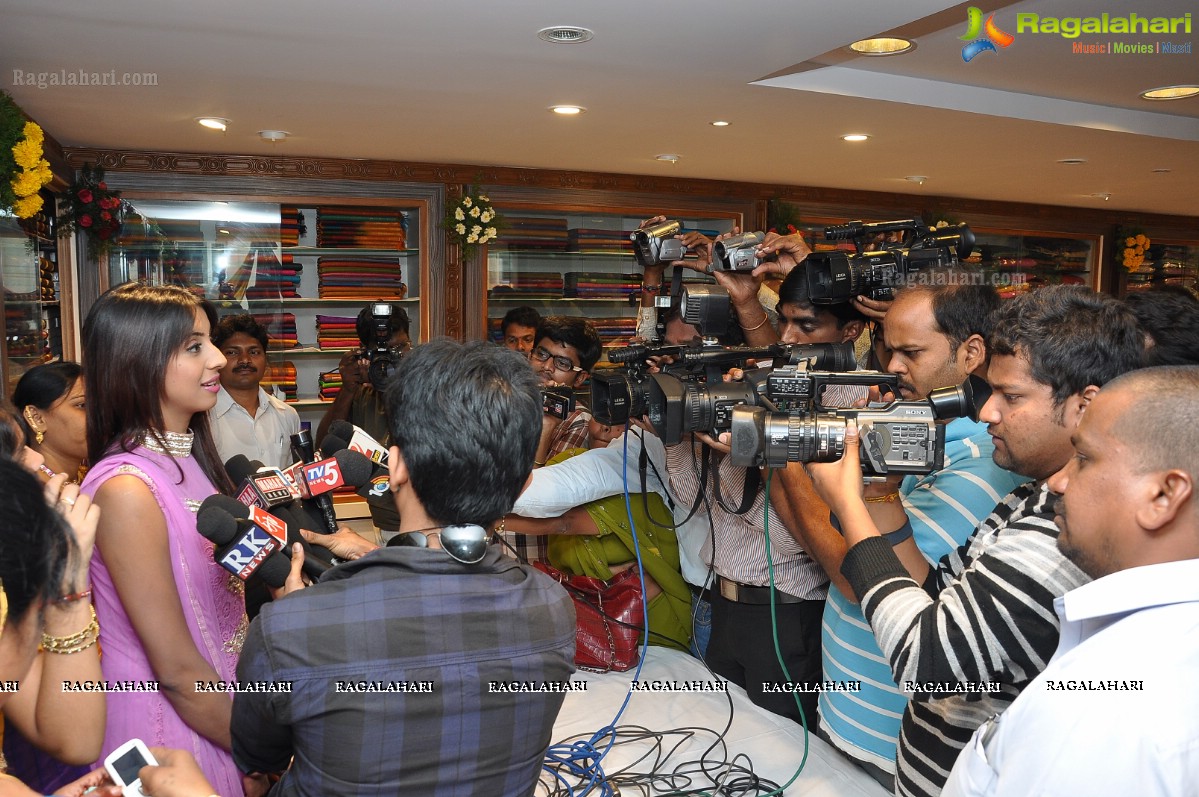 Sanjjanaa inaugurates Mangalya Saree Mandir at KPHB, Hyderabad