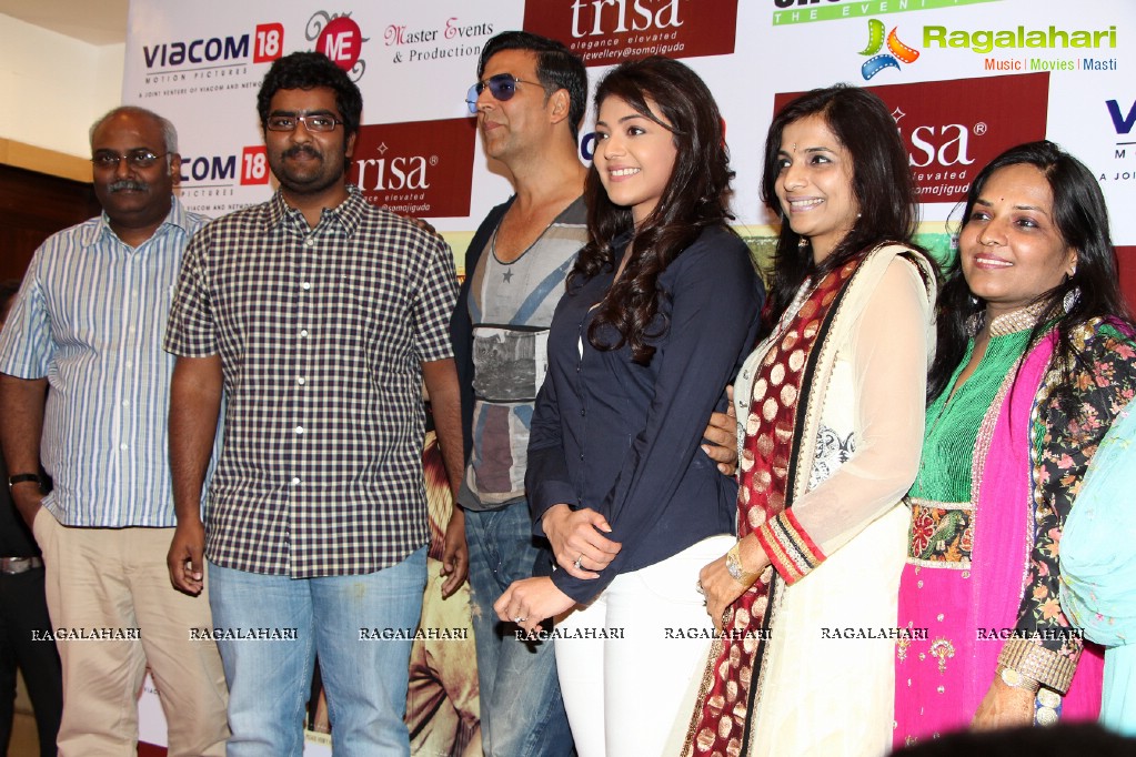 Akshay Kumar & Kajal Aggarwal at Special 26 Promotions, Hyderabad