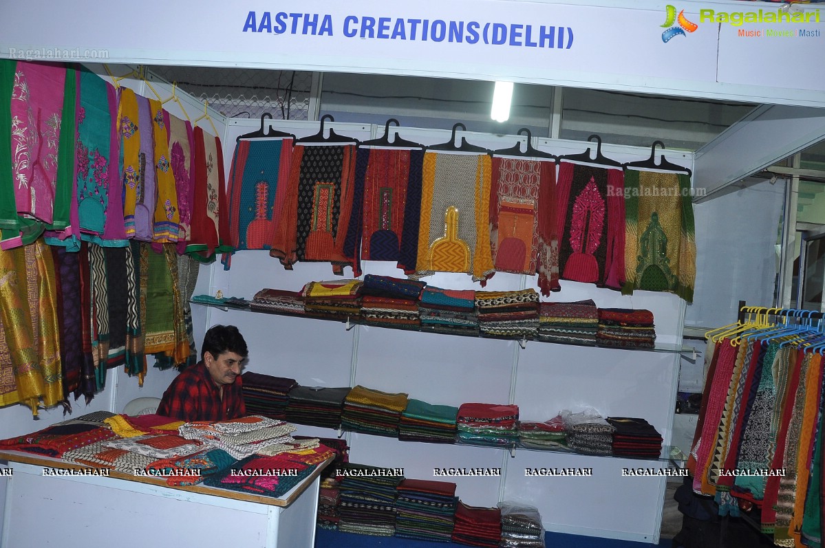 Aksha Pardasany launches Trendz – Summer Fashion Exhibition 2013