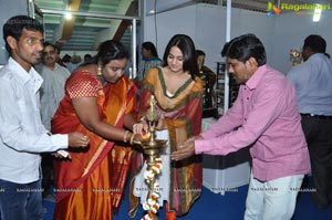 Aksha launches Trendz Summer Fashion Exhibition 2013