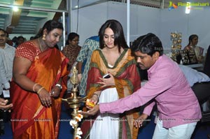 Aksha launches Trendz Summer Fashion Exhibition 2013