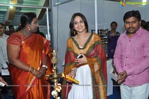 Aksha launches Trendz Summer Fashion Exhibition 2013