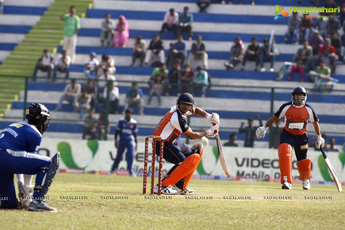 CCL 3: Veer Marathi Vs Karnataka Bulldozers Match (Set 1)