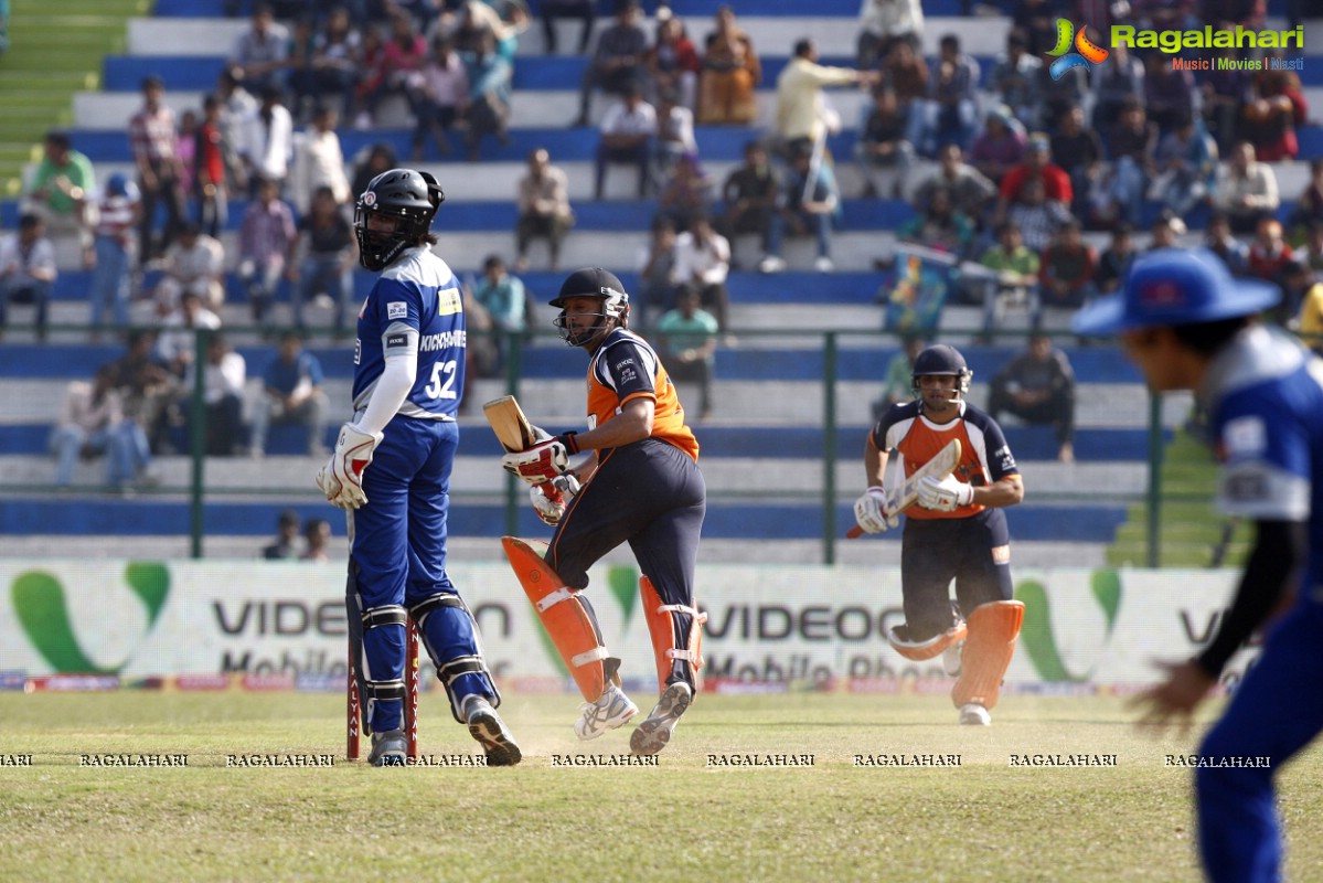 CCL 3: Veer Marathi Vs Karnataka Bulldozers Match (Set 1)