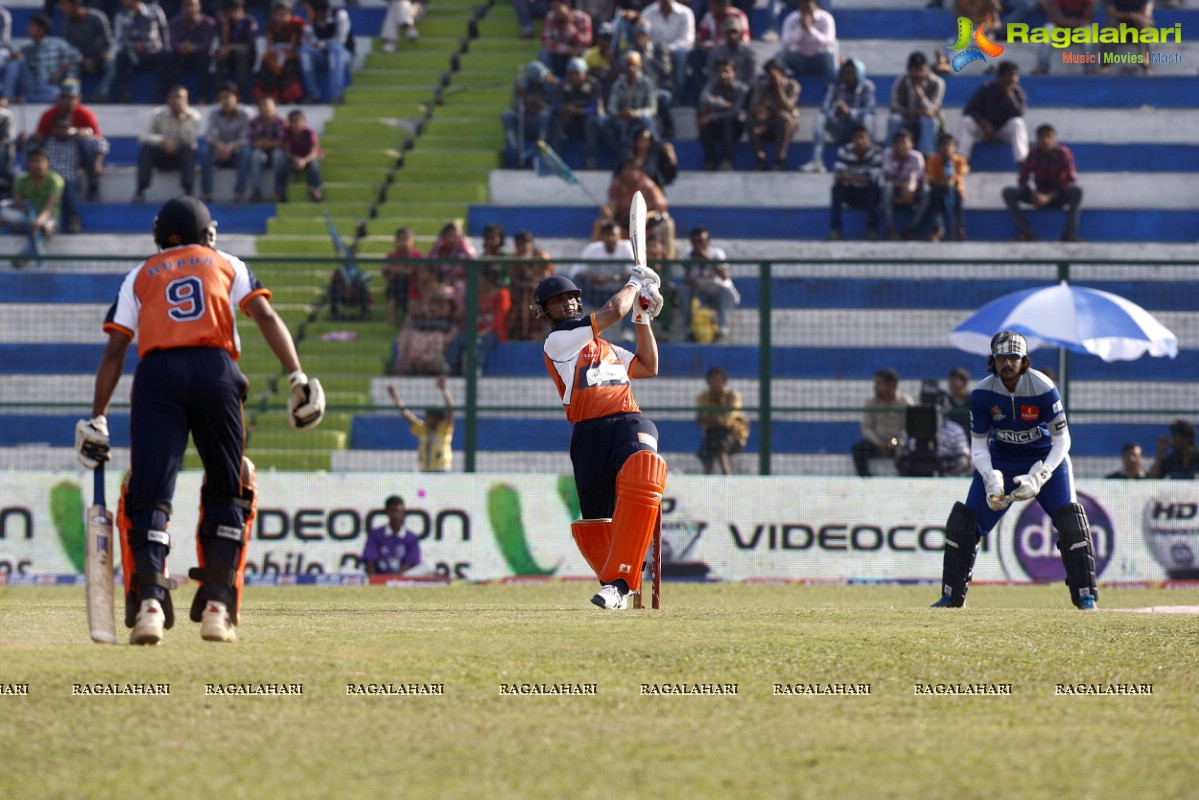 CCL 3: Veer Marathi Vs Karnataka Bulldozers Match (Set 1)