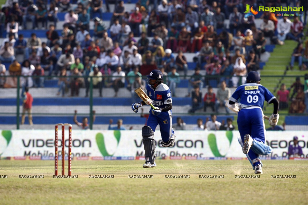 CCL 3: Veer Marathi Vs Karnataka Bulldozers Match (Set 1)