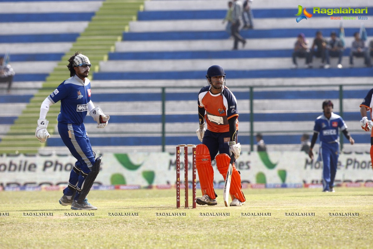 CCL 3: Veer Marathi Vs Karnataka Bulldozers Match (Set 1)