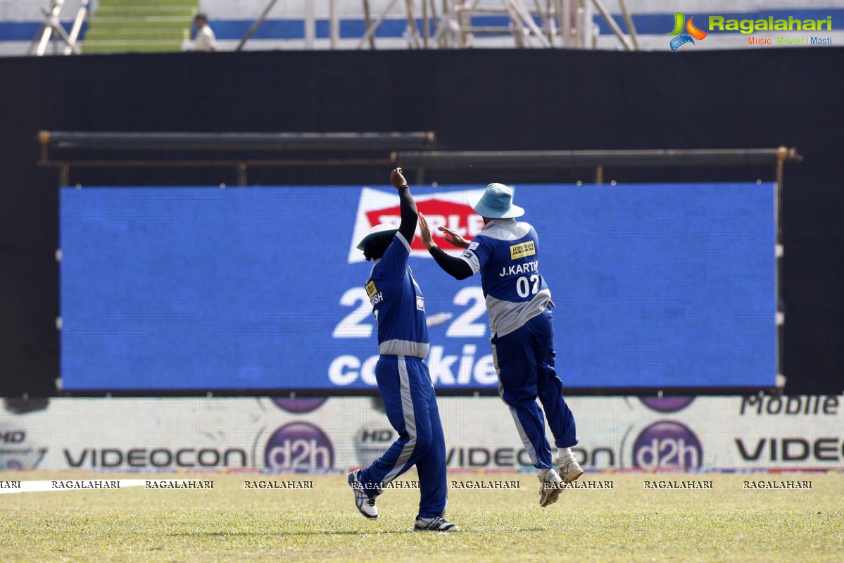 CCL 3: Veer Marathi Vs Karnataka Bulldozers Match (Set 1)