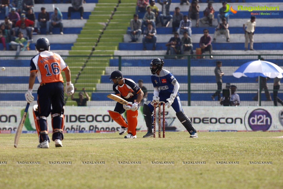 CCL 3: Veer Marathi Vs Karnataka Bulldozers Match (Set 1)