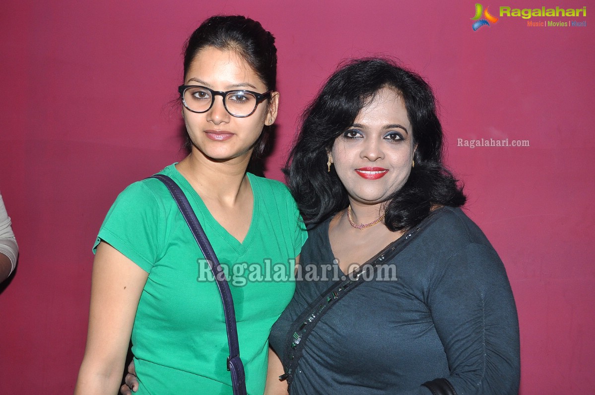 Puja Chandak's Birthday Bash at Kismet Pub, Hyderabad