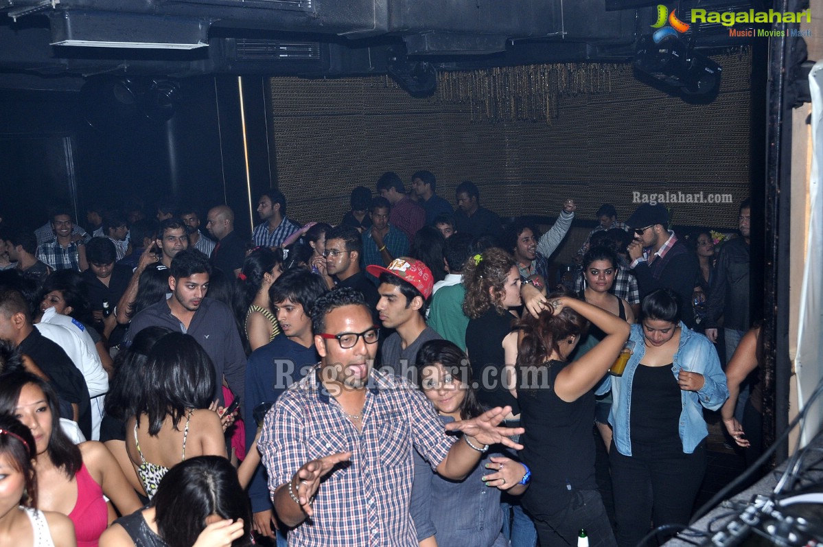 Puja Chandak's Birthday Bash at Kismet Pub, Hyderabad