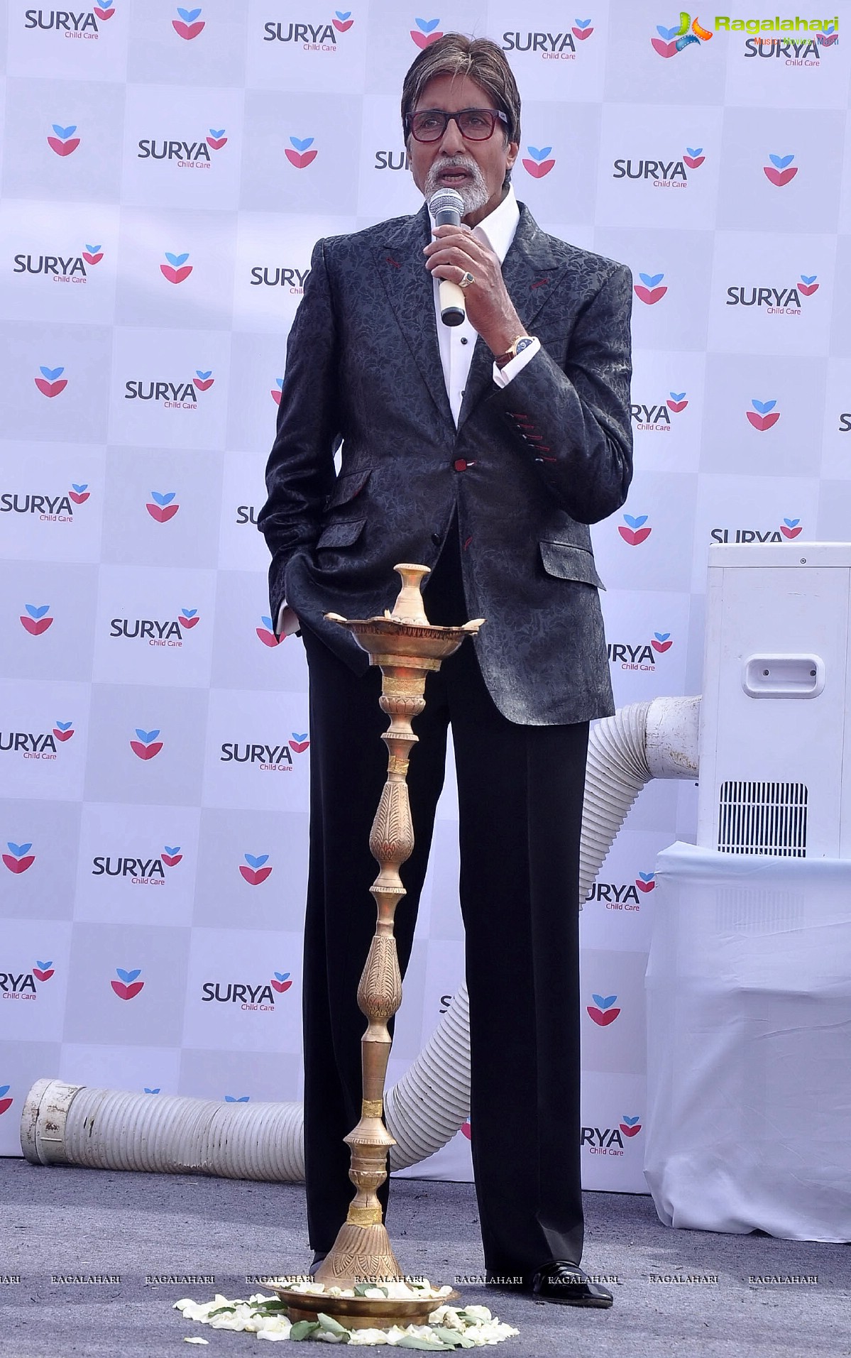 Amitabh Bachchan inaugurates Surya Child Care, Mumbai