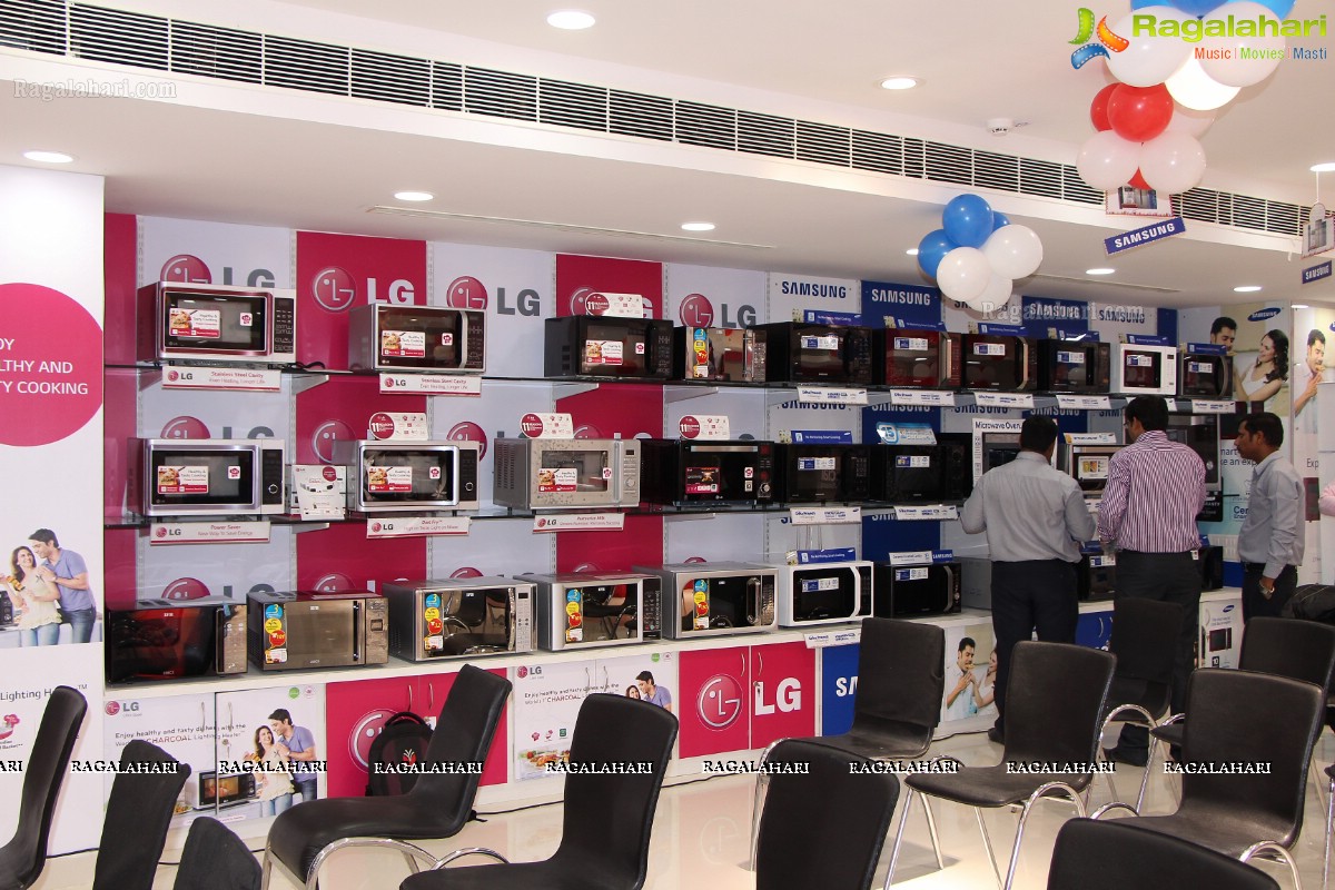 Bajaj Electronics 13th Showroom Launch, Secunderabad