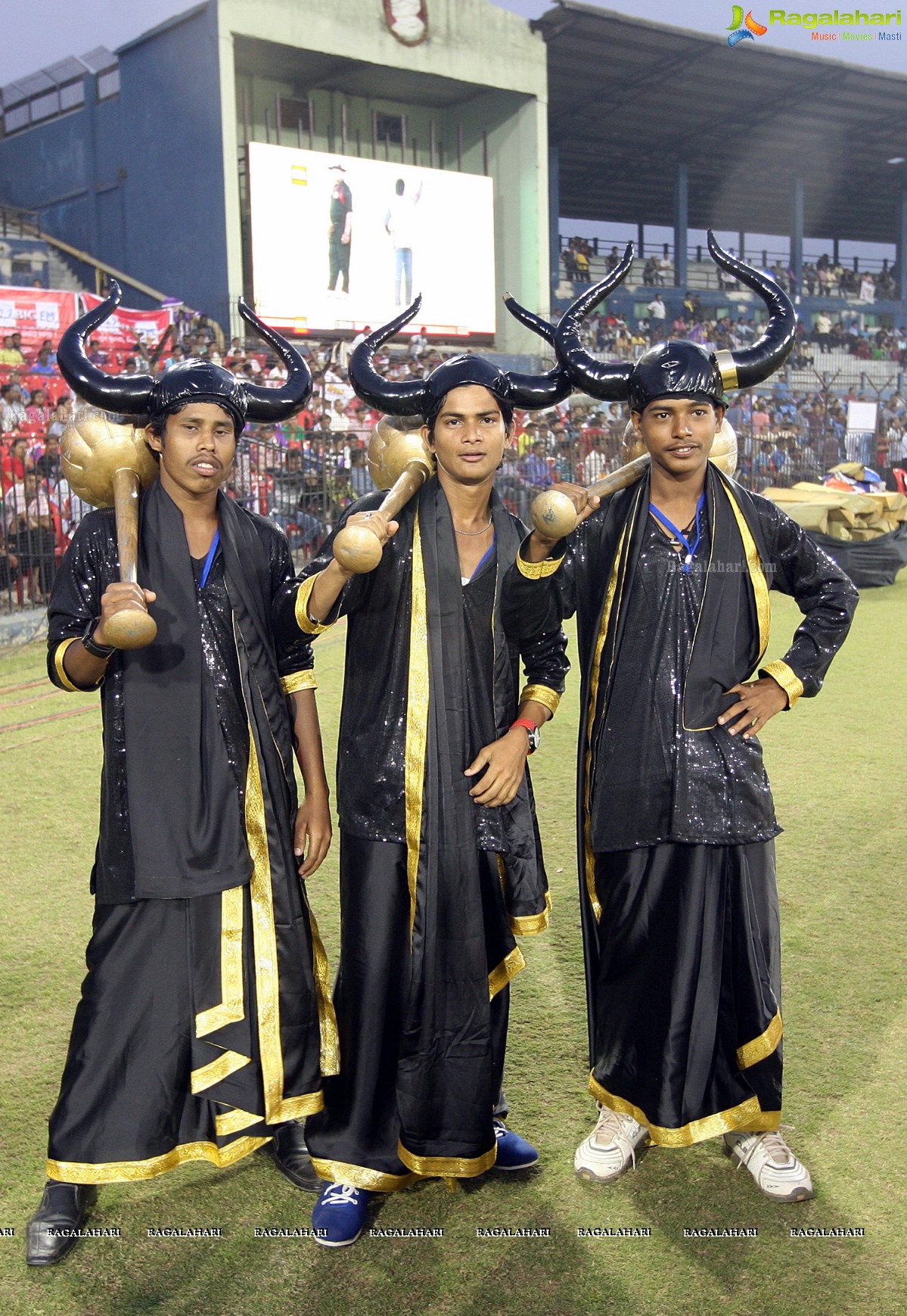 CCL 4: Bengal Tigers Vs Mumbai Heroes