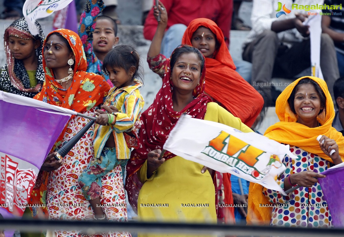 CCL 4: Bengal Tigers Vs Mumbai Heroes