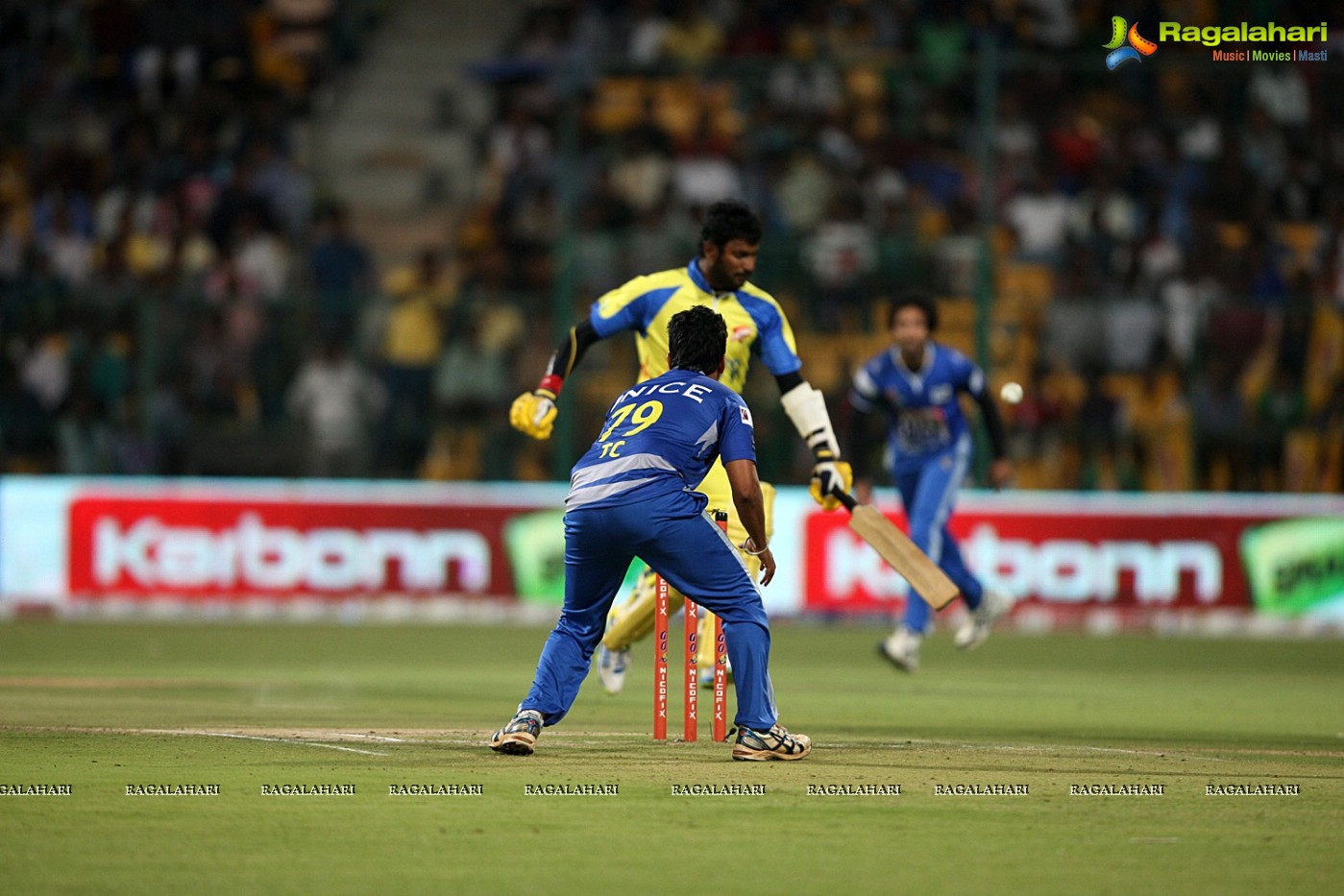 CCL 4: Chennai Rhinos Vs Karnataka Bulldozers (Set 1)