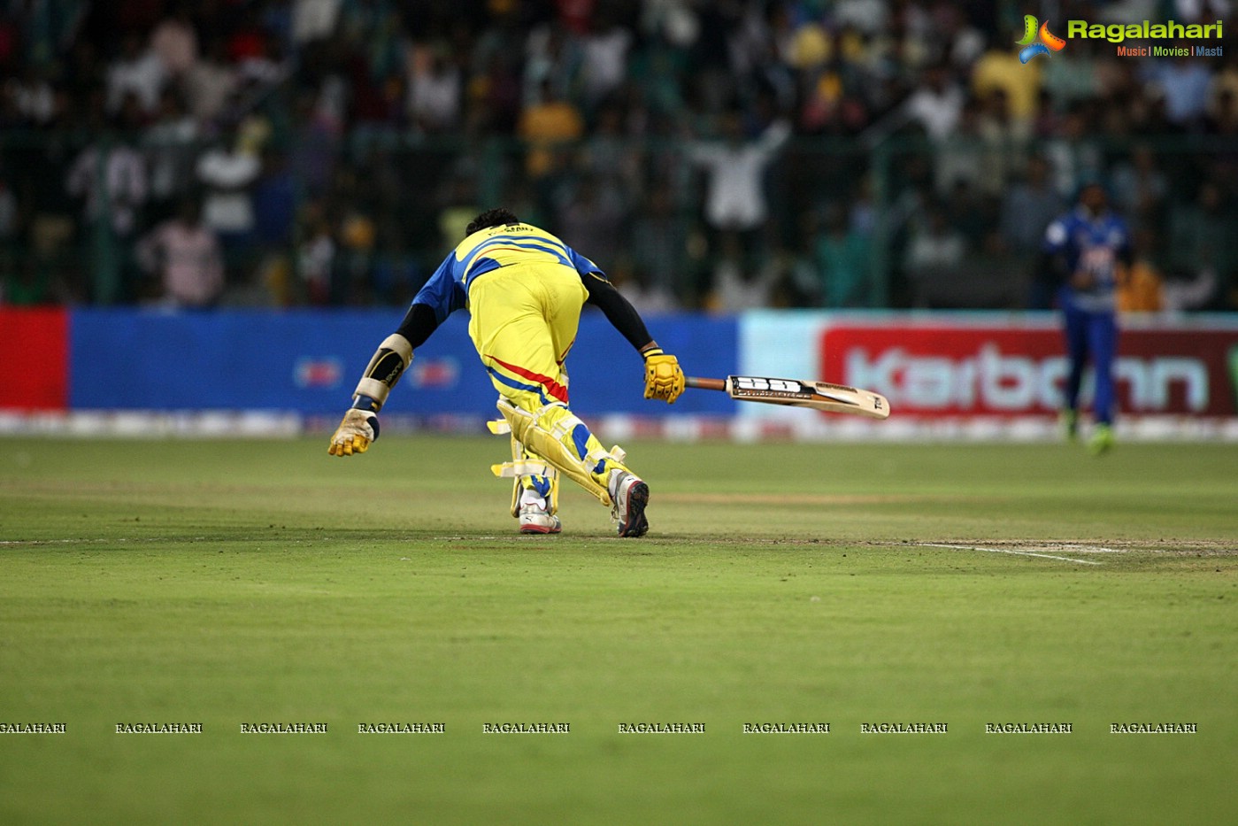 CCL 4: Chennai Rhinos Vs Karnataka Bulldozers (Set 1)