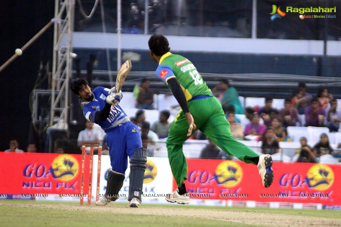 CCL4 Karnataka Bulldozers vs Kerala Strikers Finals