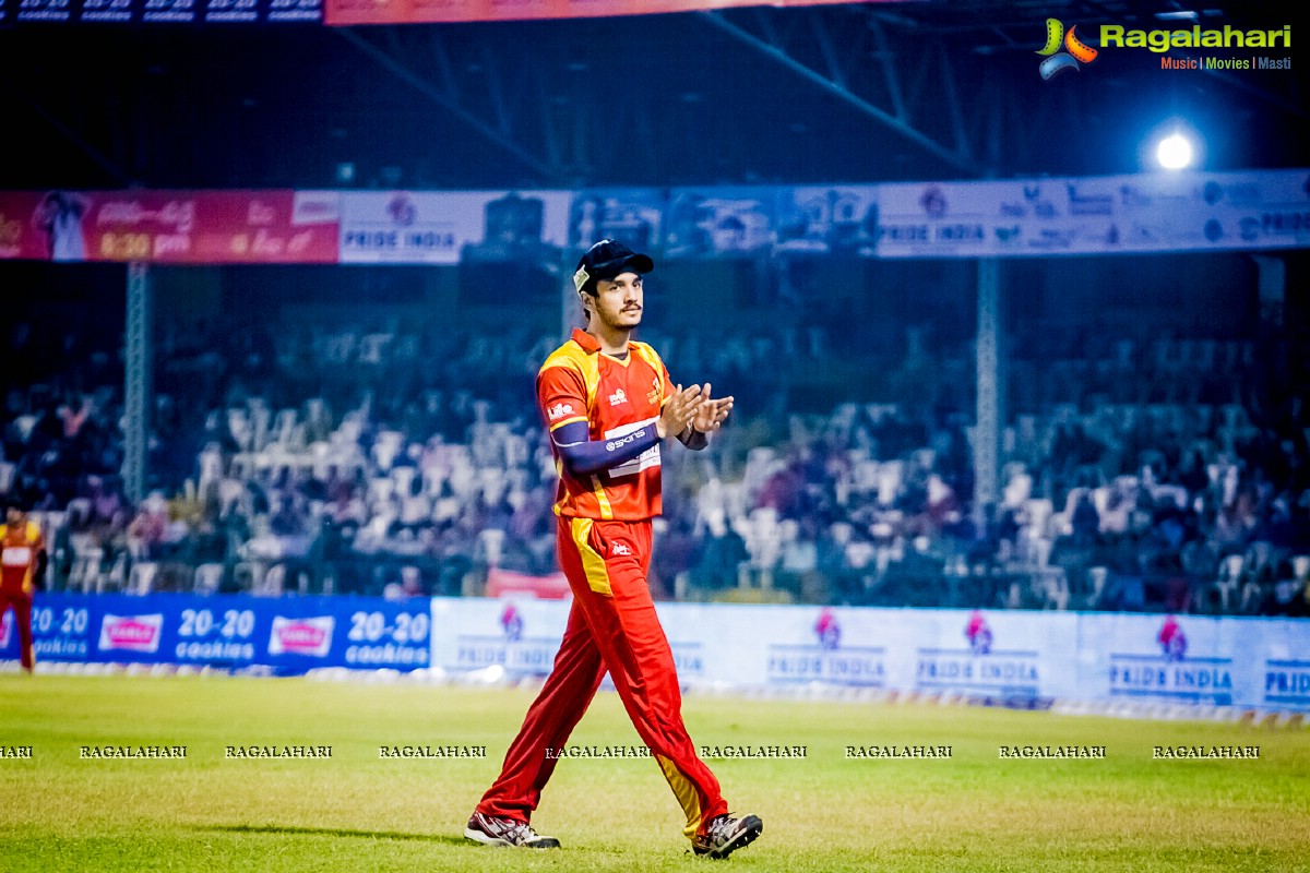 CCL 4: Telugu Warriors Vs Karnataka Bulldozers (Set 3)