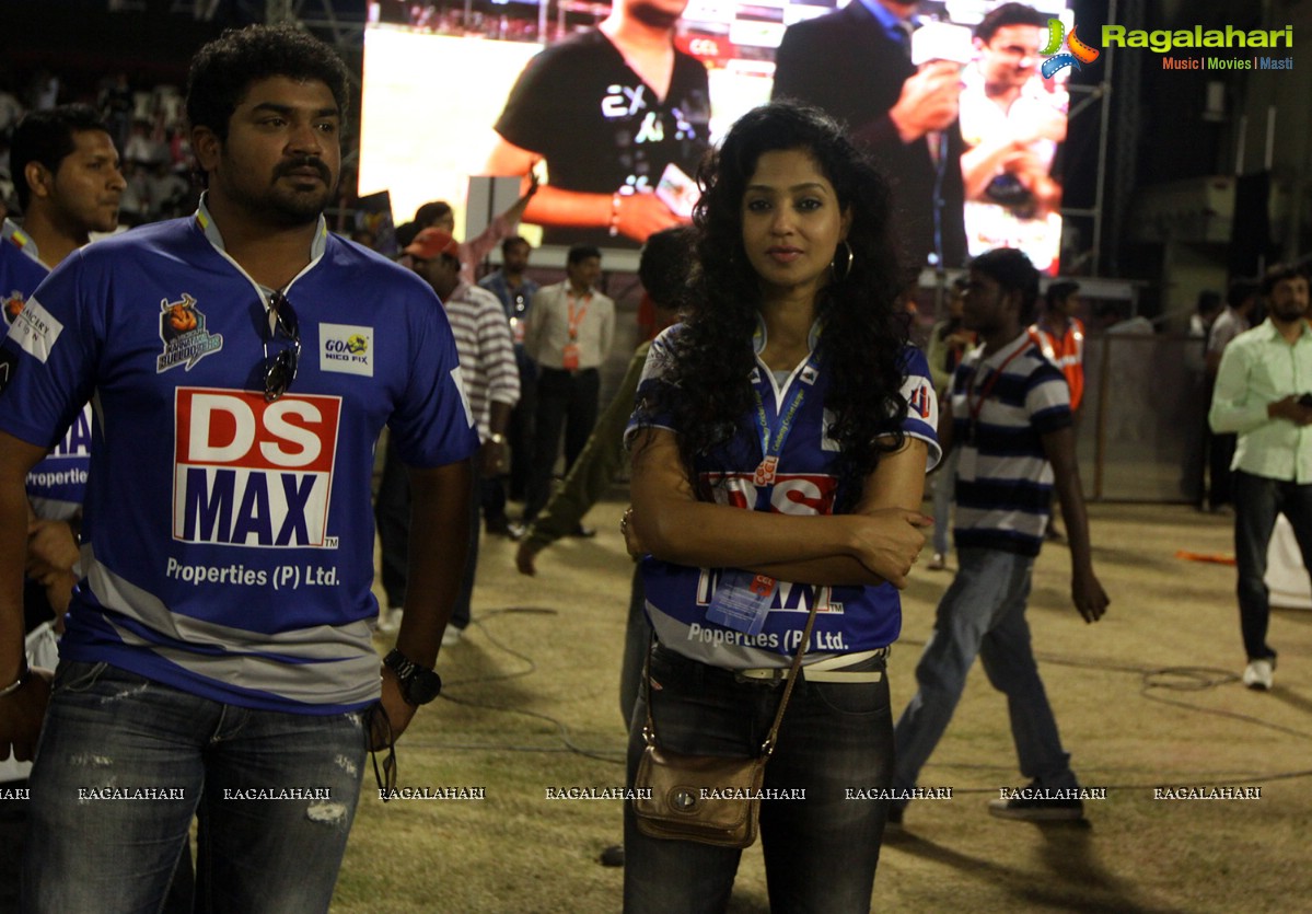 CCL 4: Telugu Warriors Vs Karnataka Bulldozers (Set 3)