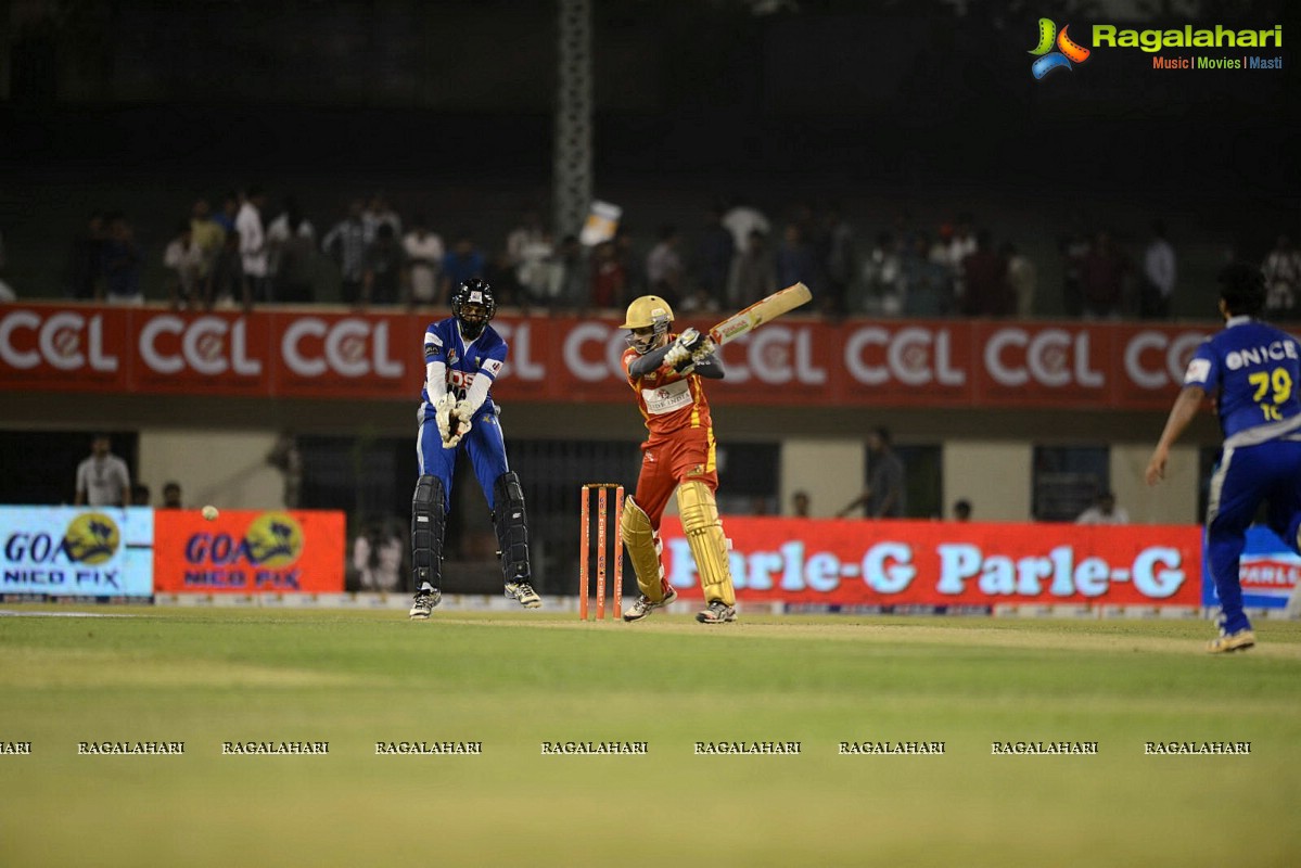 CCL4: Telugu Warriors Vs Karnataka Bulldozers (Set 1)