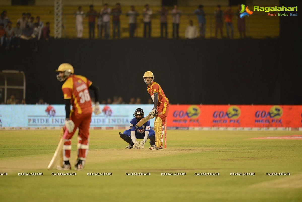 CCL4: Telugu Warriors Vs Karnataka Bulldozers (Set 1)