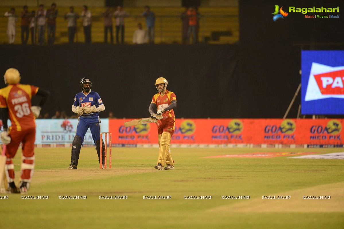 CCL4: Telugu Warriors Vs Karnataka Bulldozers (Set 1)