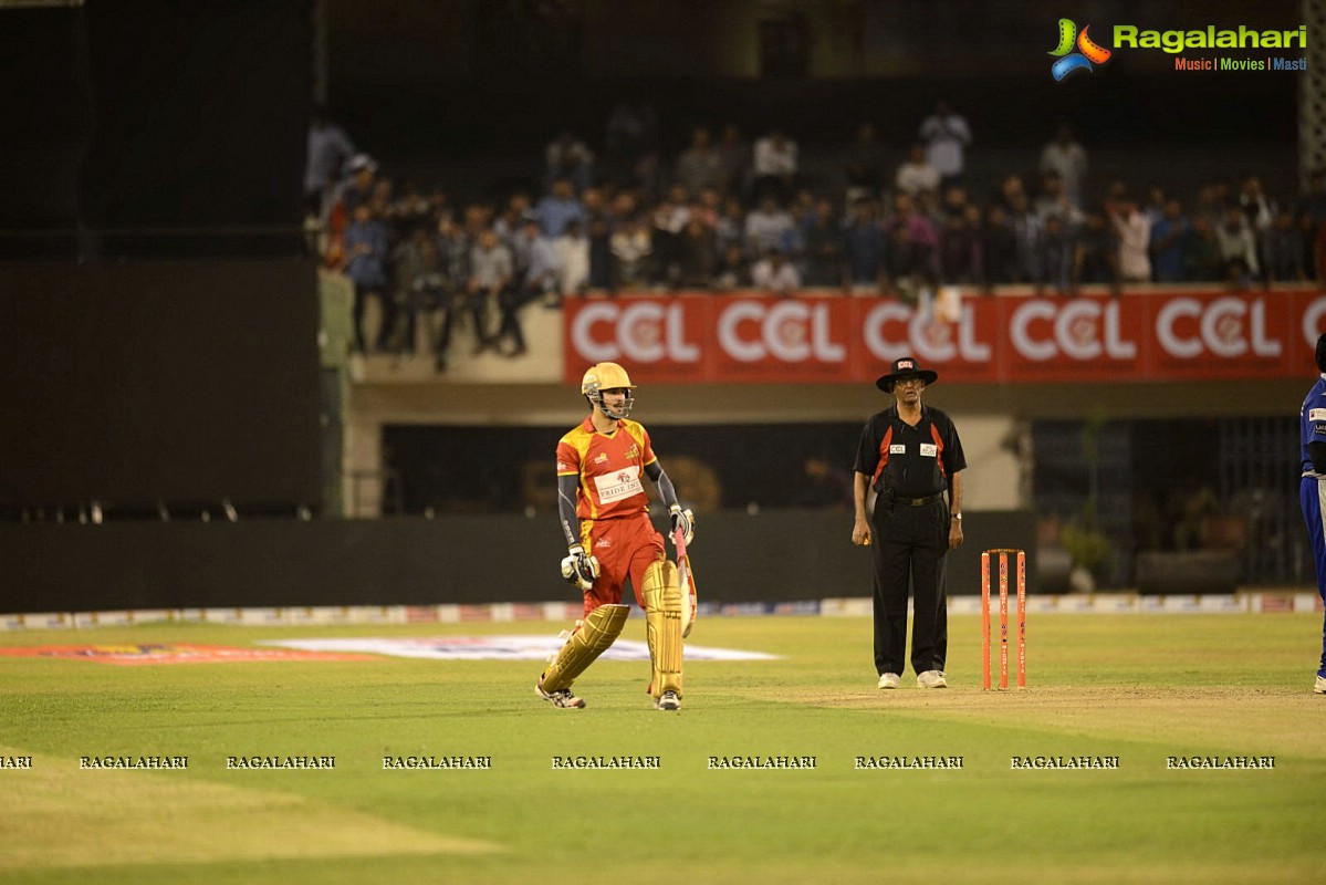 CCL4: Telugu Warriors Vs Karnataka Bulldozers (Set 1)