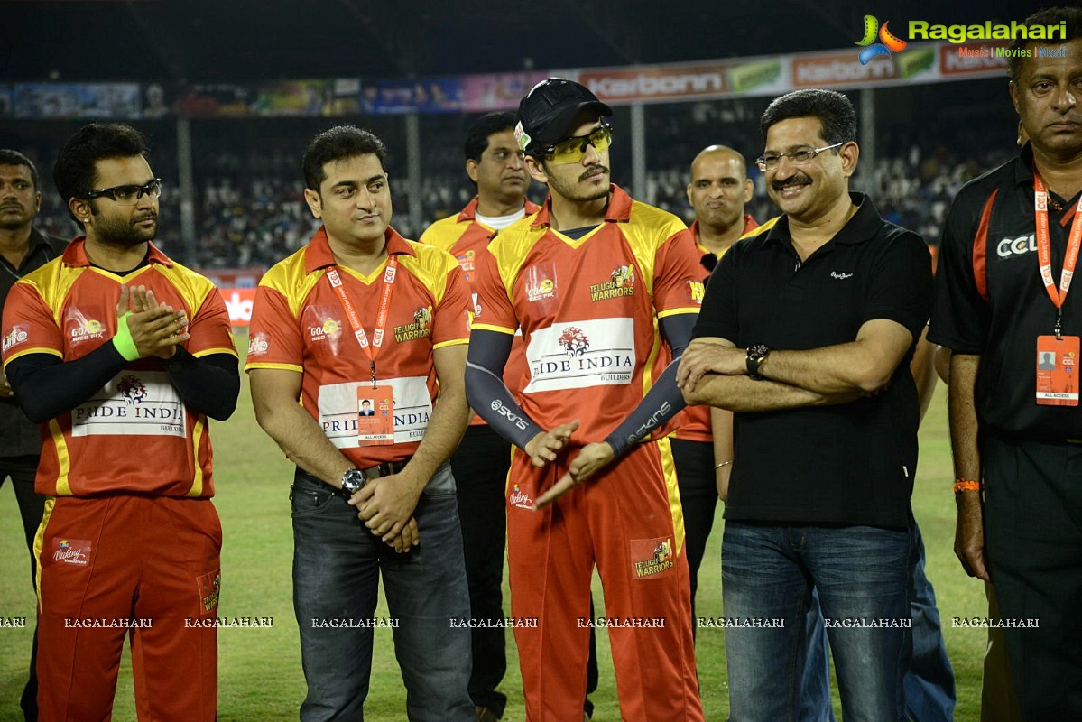 CCL4: Telugu Warriors Vs Karnataka Bulldozers (Set 1)