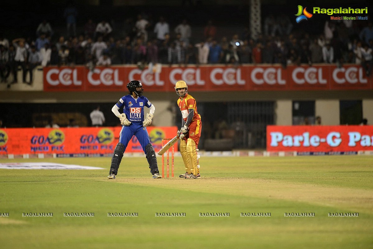 CCL4: Telugu Warriors Vs Karnataka Bulldozers (Set 1)