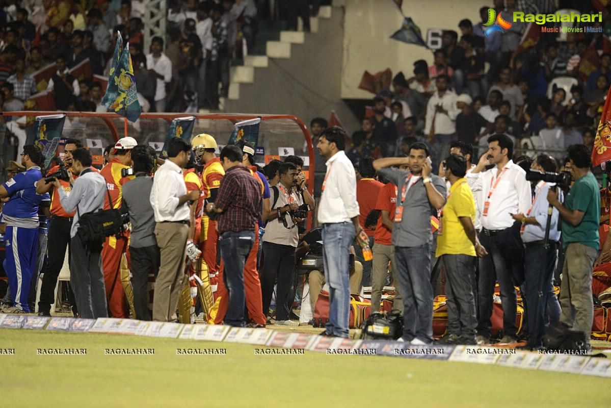 CCL4: Telugu Warriors Vs Karnataka Bulldozers (Set 1)