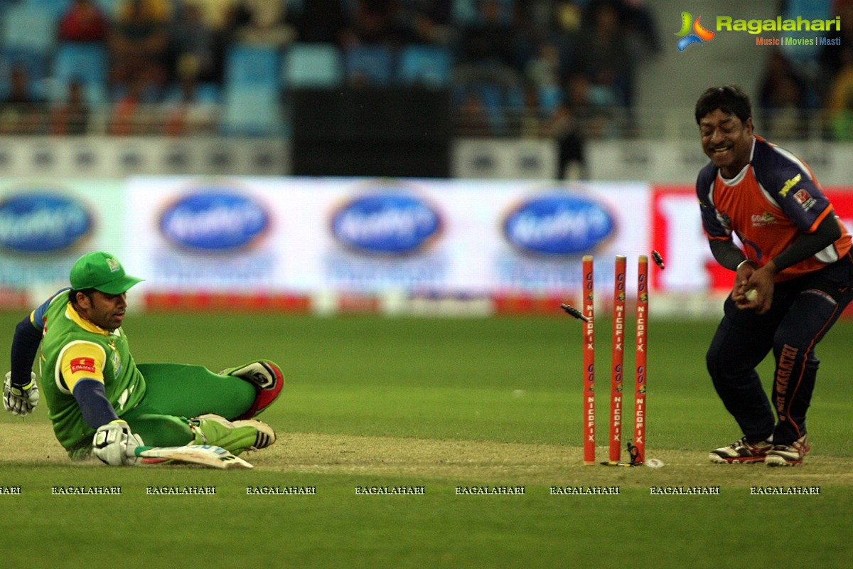 CCL 4: Kerala Strikers Vs Veer Marathi (Set 2)