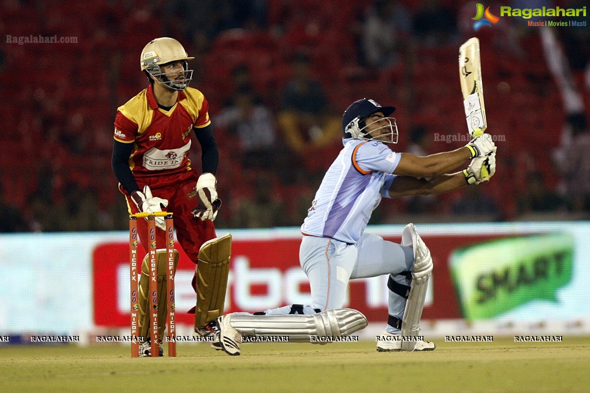 CCL 4: Telugu Warriors Vs Bhojpuri Dabanggs