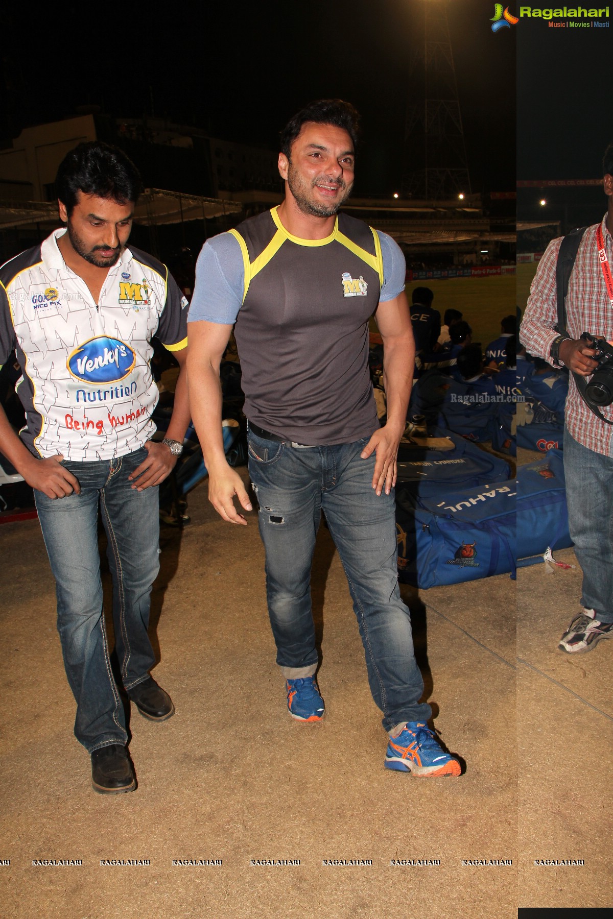 CCL4 Karnataka Bulldozers vs Mumbai Heros Semifinal Exclusive Photos