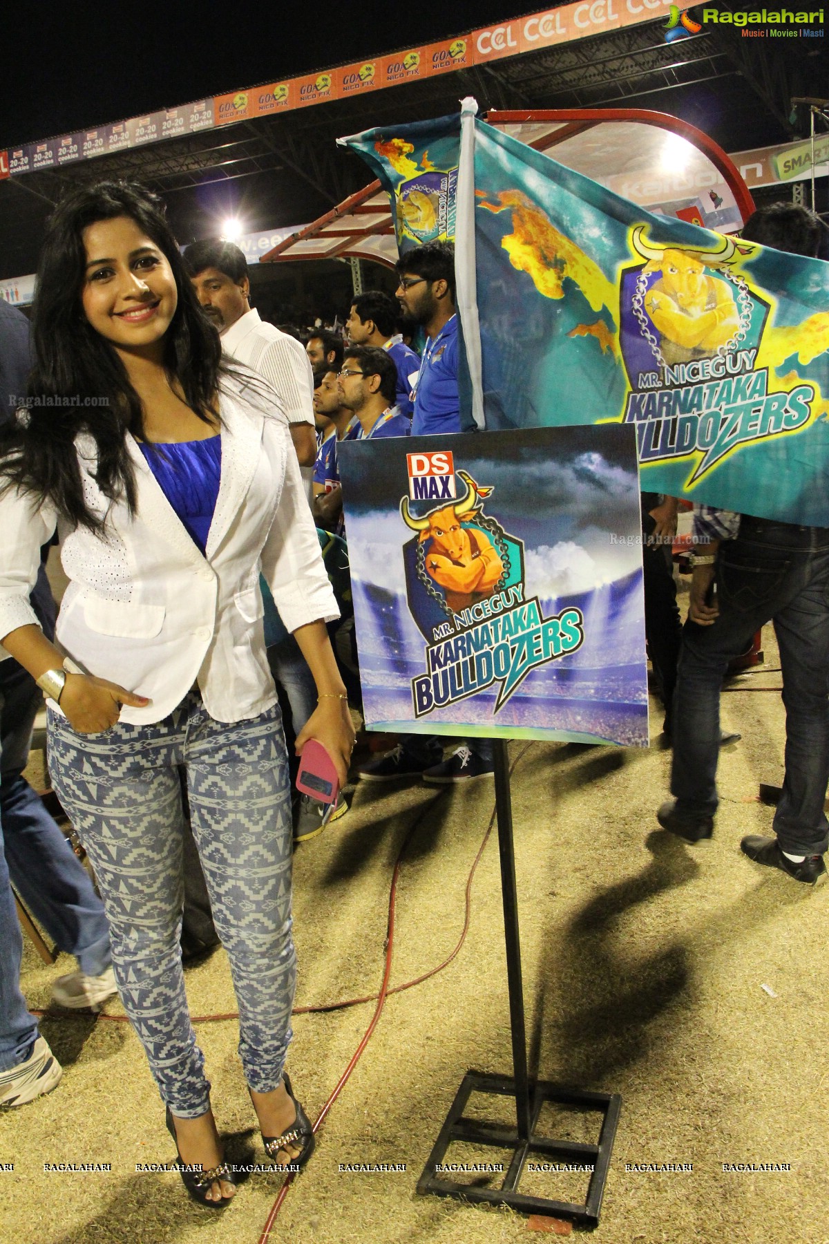 CCL4 Karnataka Bulldozers vs Mumbai Heros Semifinal Exclusive Photos