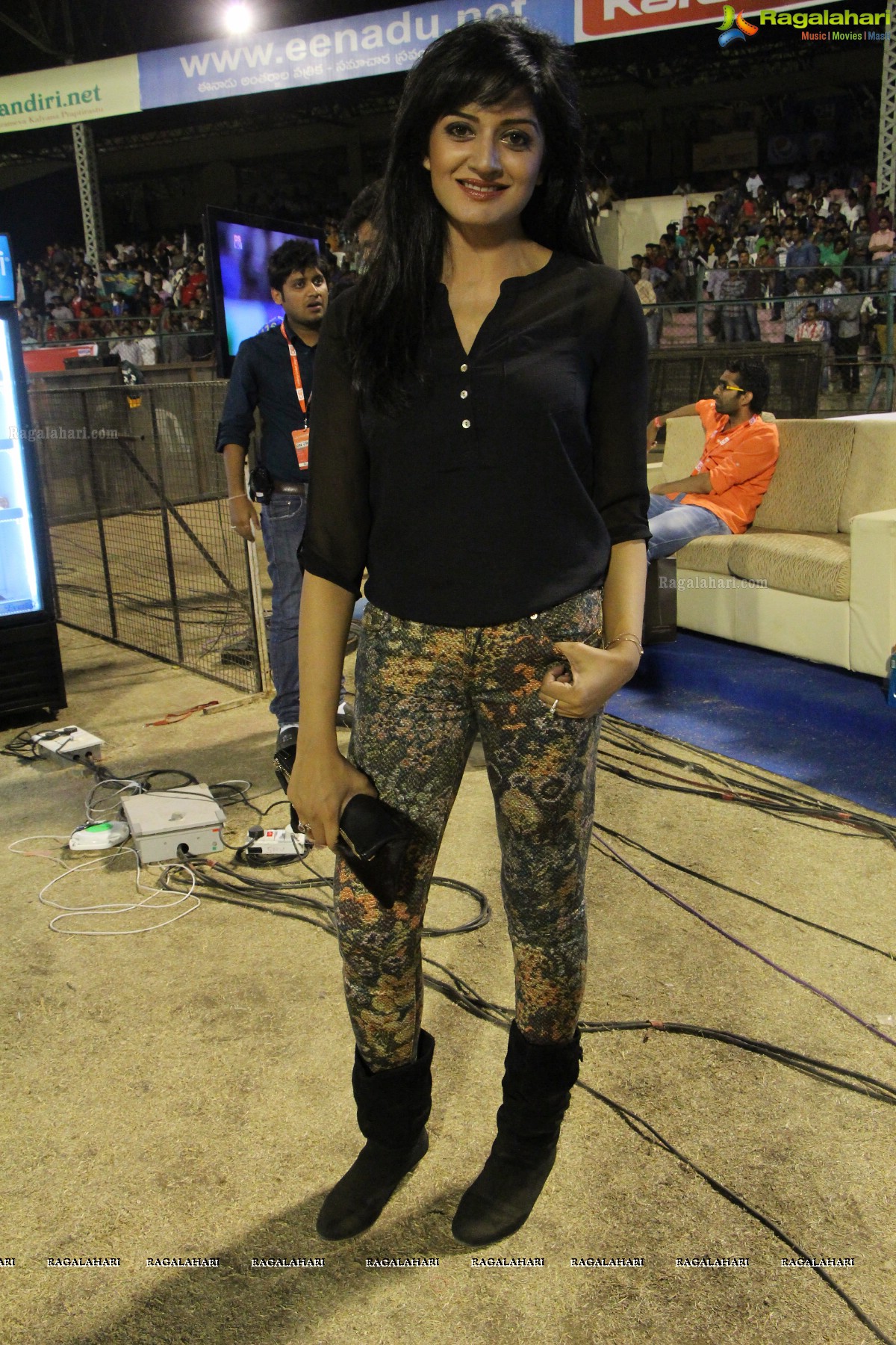 CCL4 Karnataka Bulldozers vs Mumbai Heros Semifinal Exclusive Photos