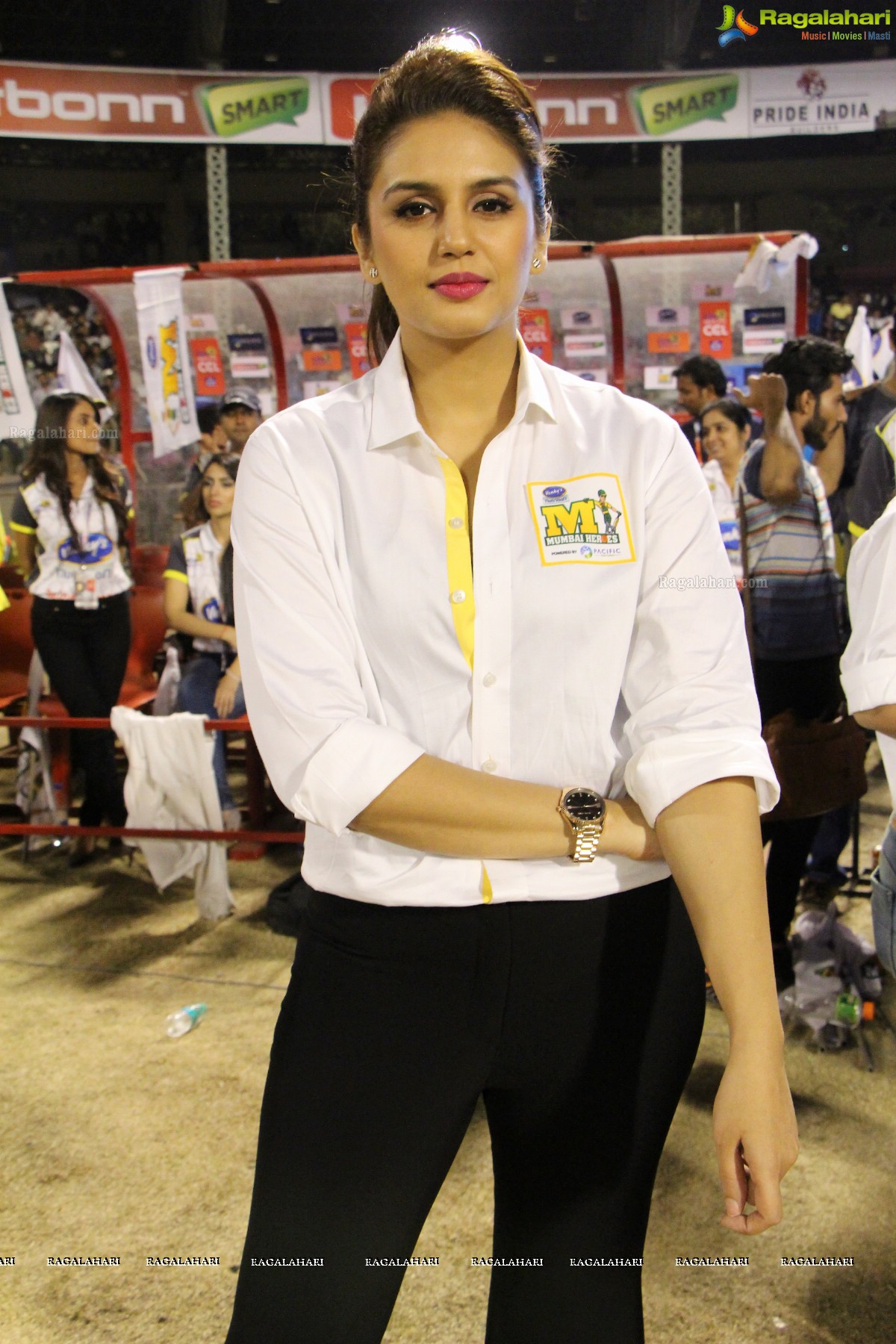 CCL4 Karnataka Bulldozers vs Mumbai Heros Semifinal Exclusive Photos