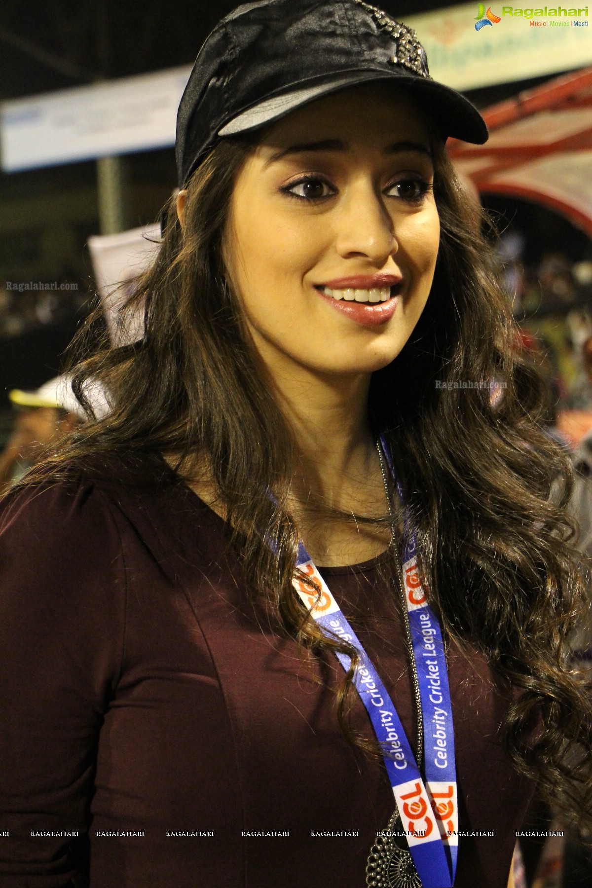 CCL4 Karnataka Bulldozers vs Mumbai Heros Semifinal Exclusive Photos