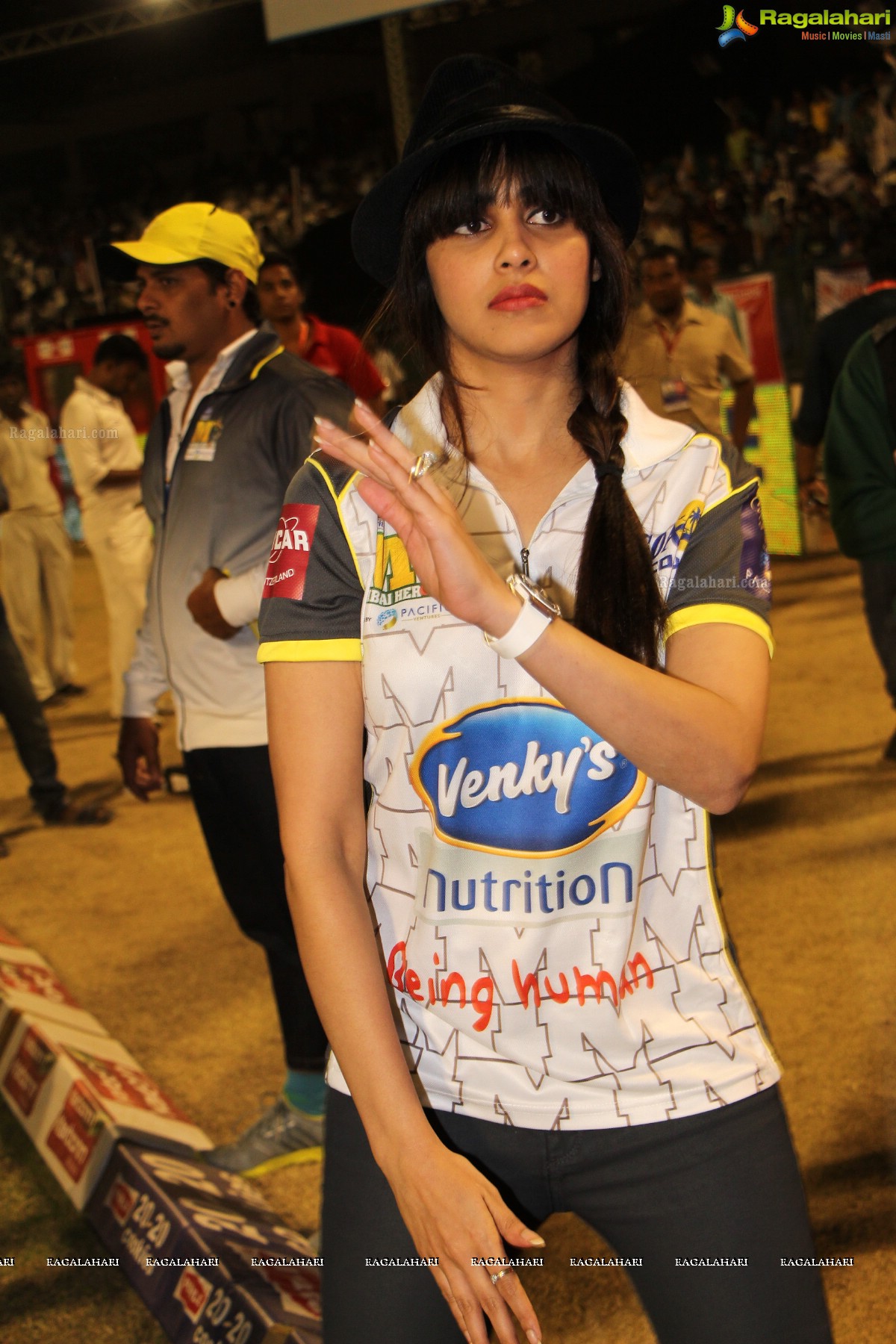 CCL4 Karnataka Bulldozers vs Mumbai Heros Semifinal Exclusive Photos