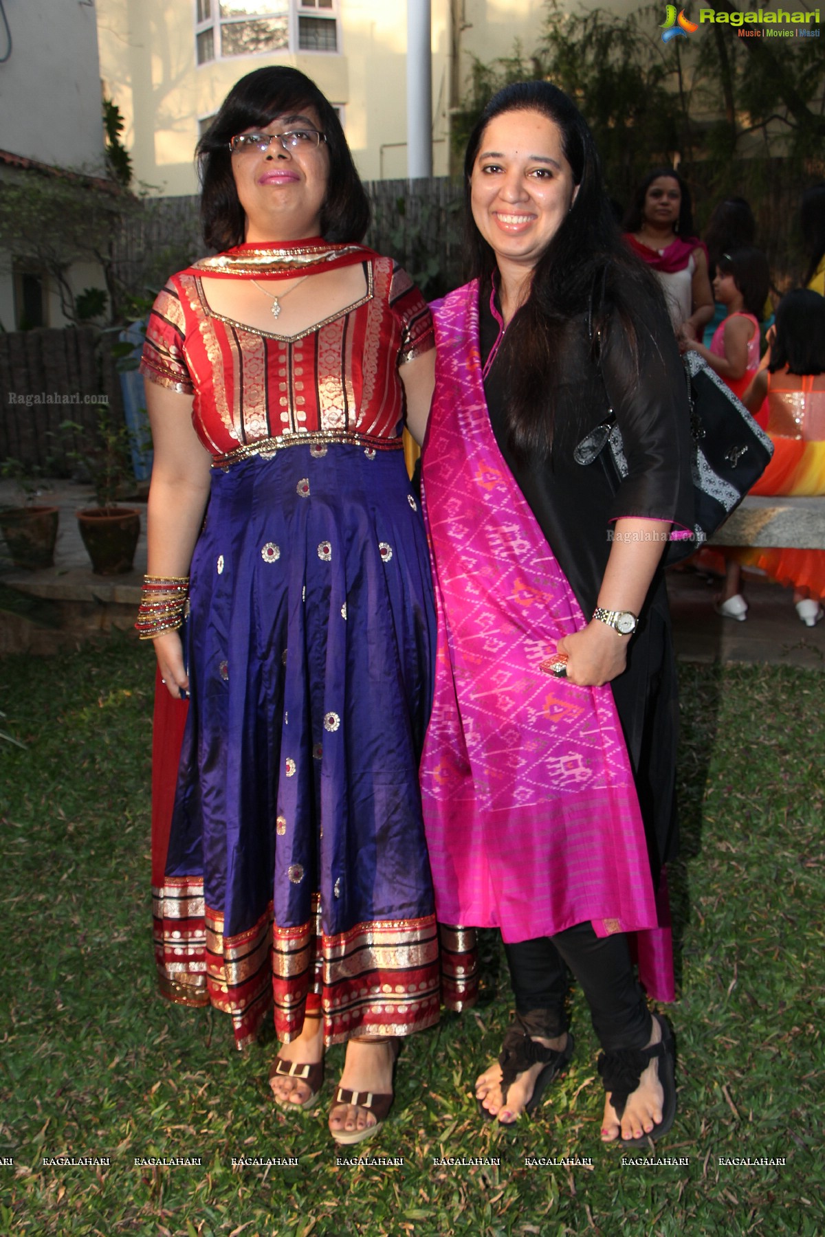 Kirron Kher Unveils Gaurang Shah's Heritage Summer Collection 2014