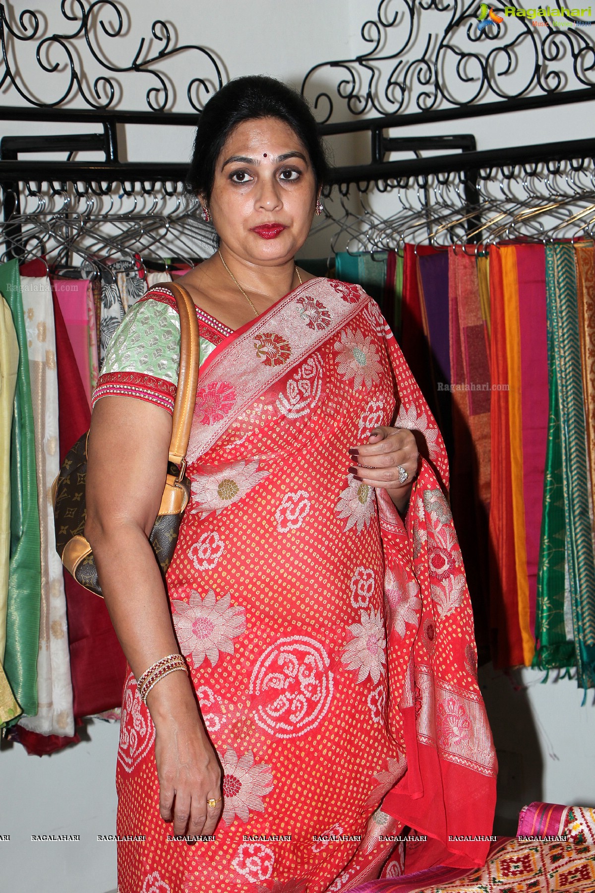 Kirron Kher Unveils Gaurang Shah's Heritage Summer Collection 2014
