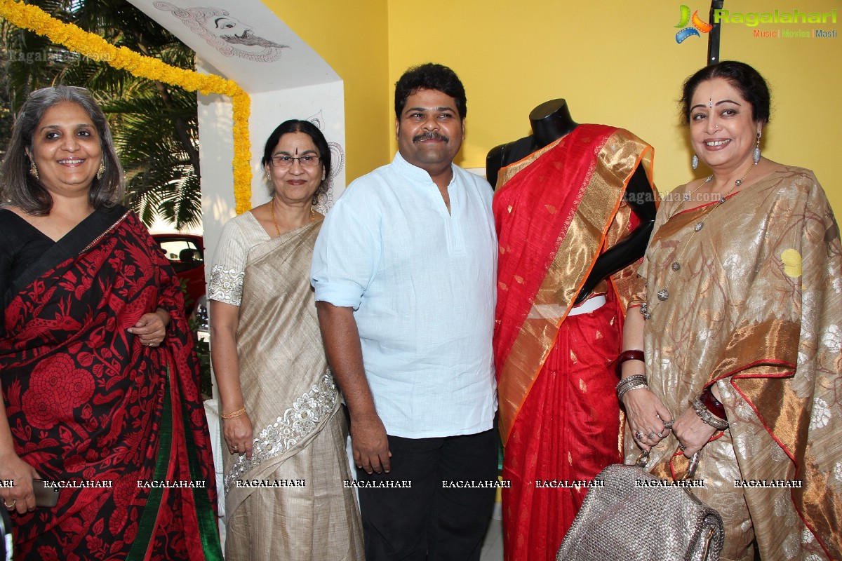 Kirron Kher Unveils Gaurang Shah's Heritage Summer Collection 2014