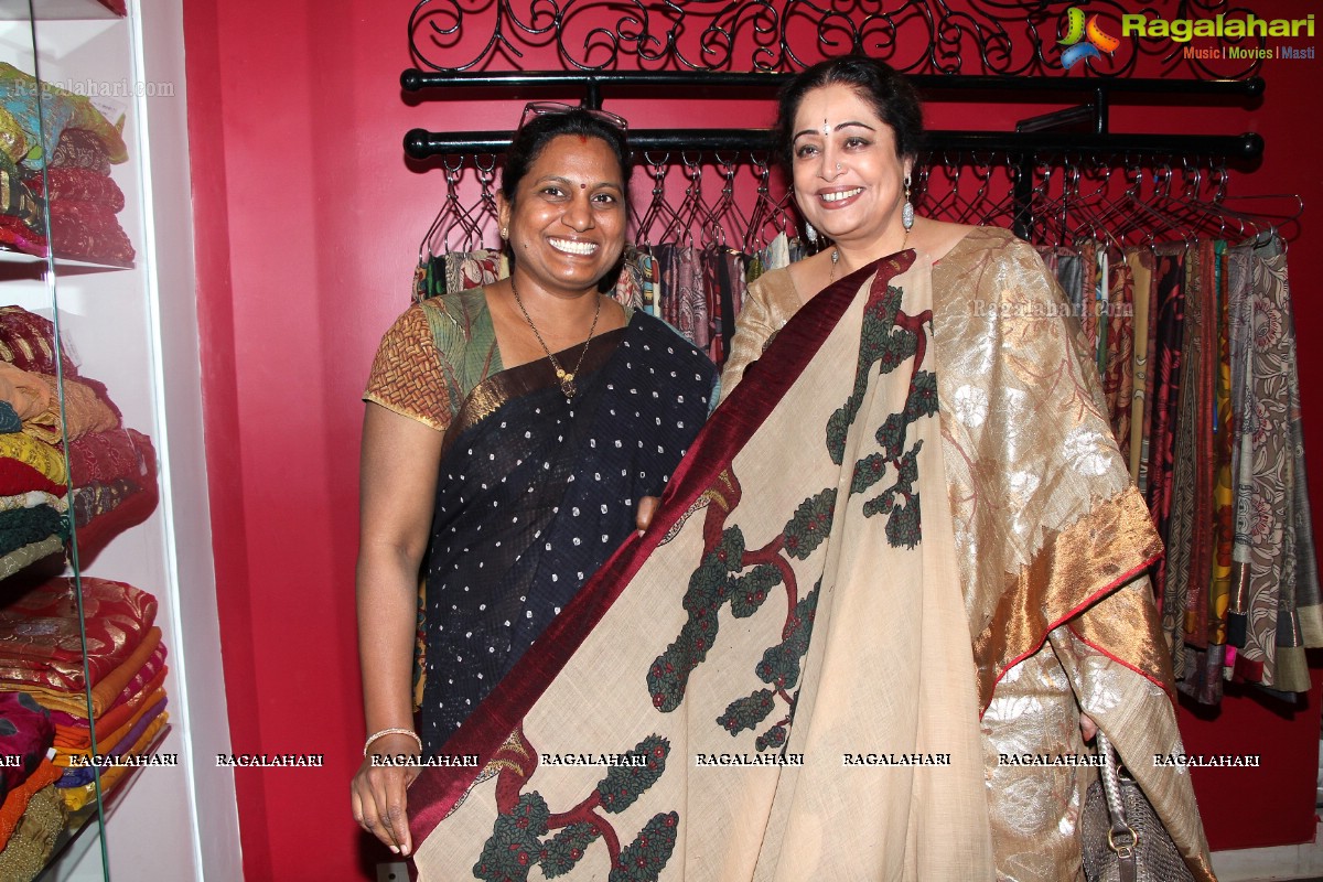 Kirron Kher Unveils Gaurang Shah's Heritage Summer Collection 2014