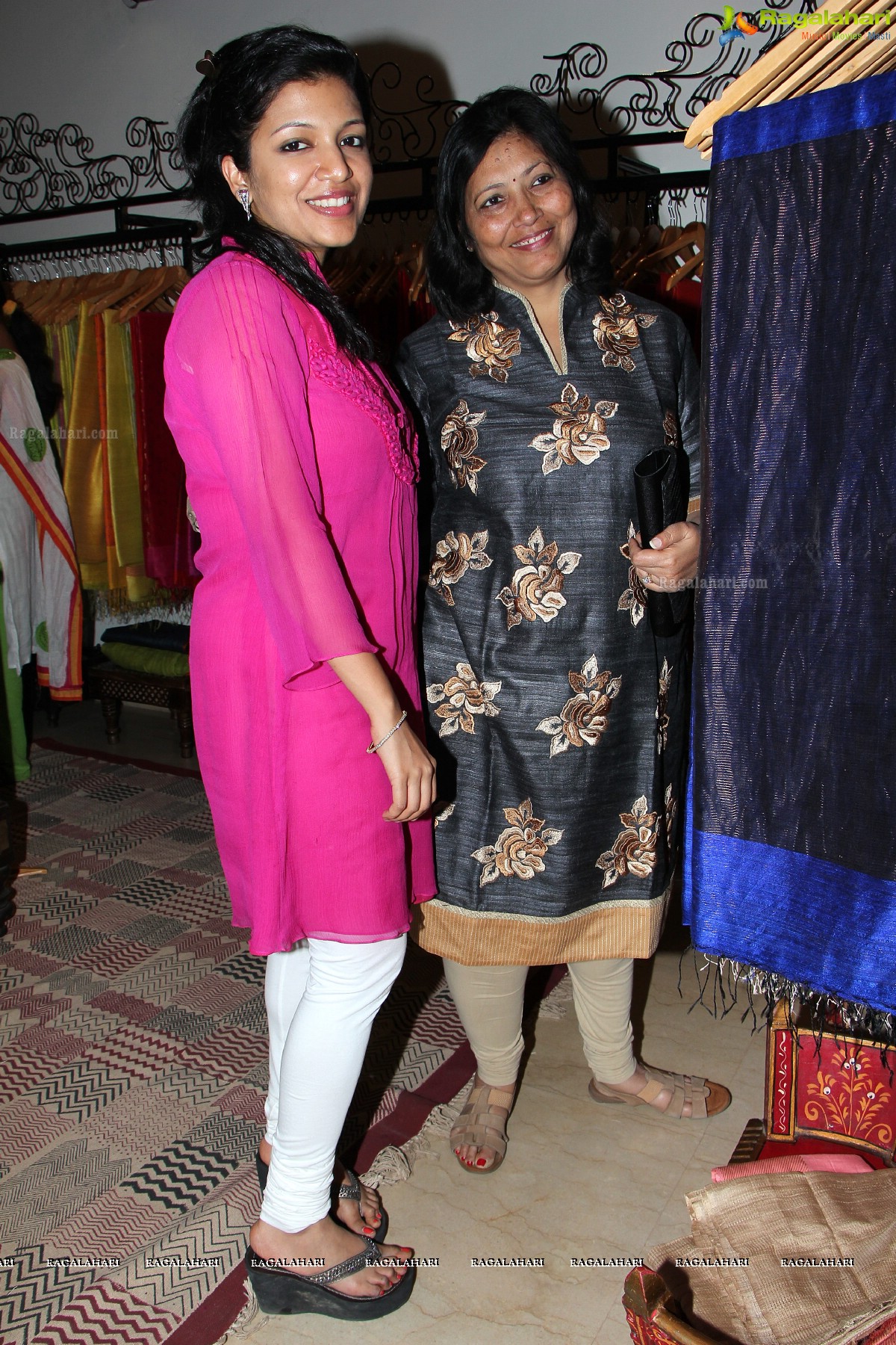 Kirron Kher Unveils Gaurang Shah's Heritage Summer Collection 2014