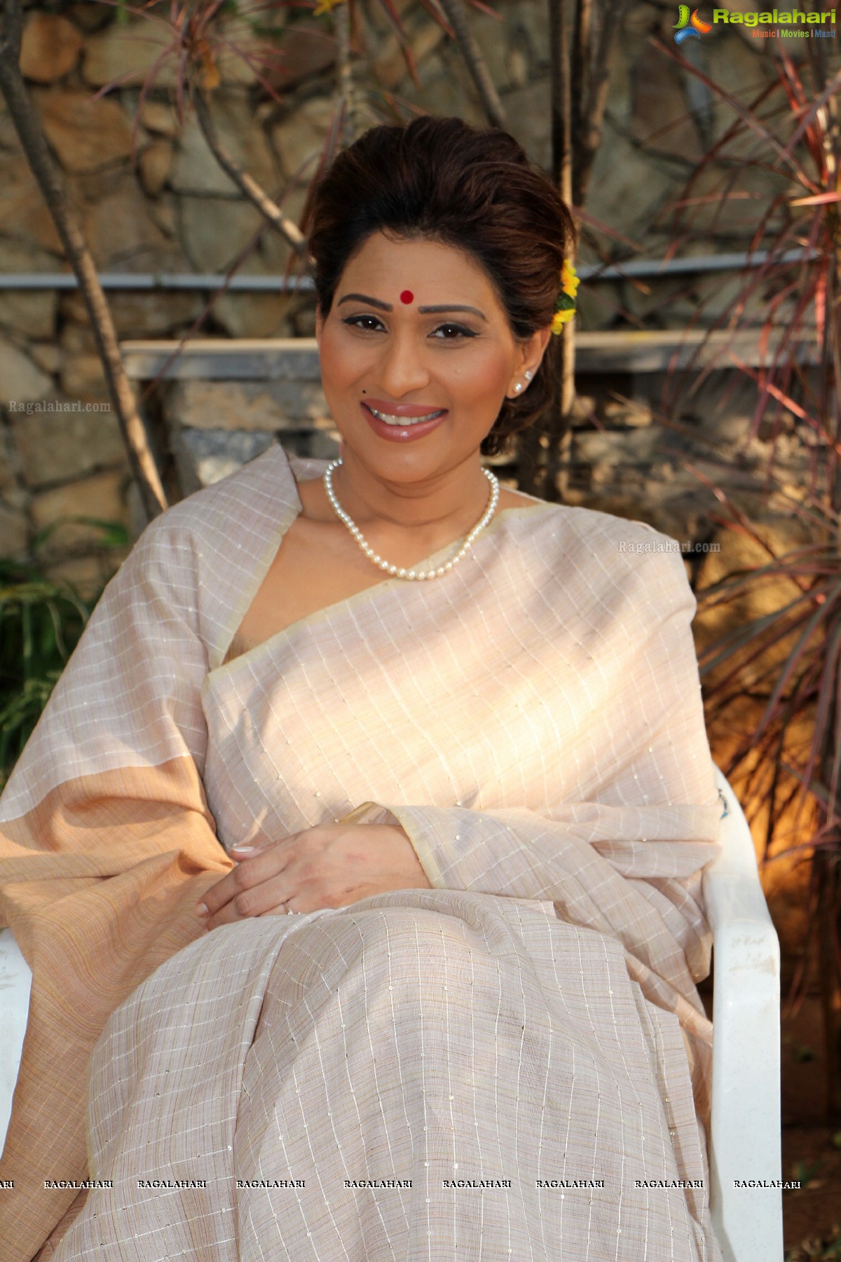 Kirron Kher Unveils Gaurang Shah's Heritage Summer Collection 2014